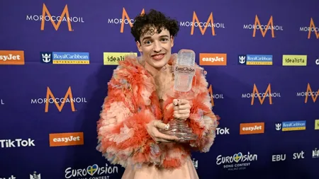 Nemo, câștigătorul de la EUROVISION 2024, face declarații controversate la sosirea în țară. A spart trofeul și acuză organizatorii concursului