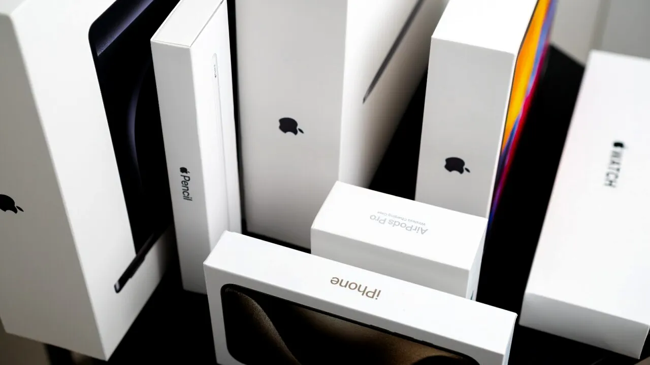 150 de iPad-uri de 150.000 de EURO au dispărut fără urmă. Clienții primeau mesaje că erau livrate, dar coletele n-au ajuns la destinație