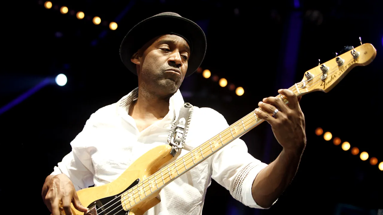 Muzicianul de jazz Marcus Miller și orchestra lui, implicați într-un grav accident rutier