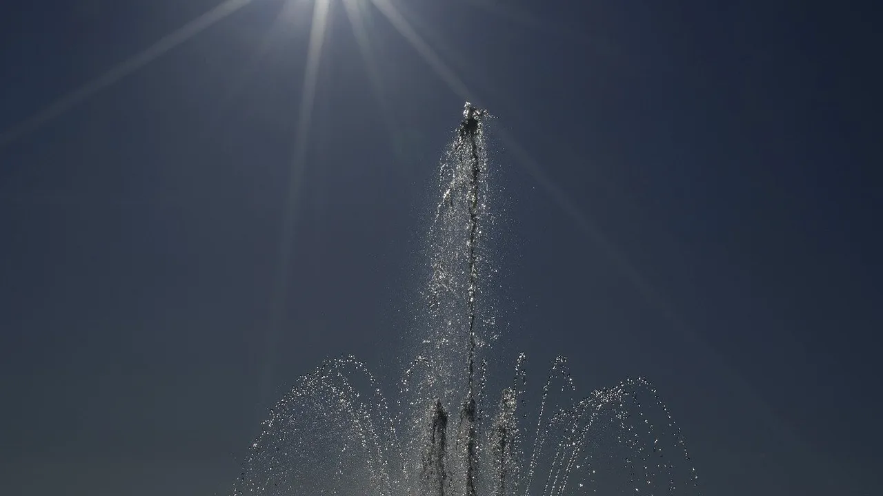 Impactul caniculei asupra economiei. Cum se pot pierde milioane de euro din cauza diminuării productivității muncii