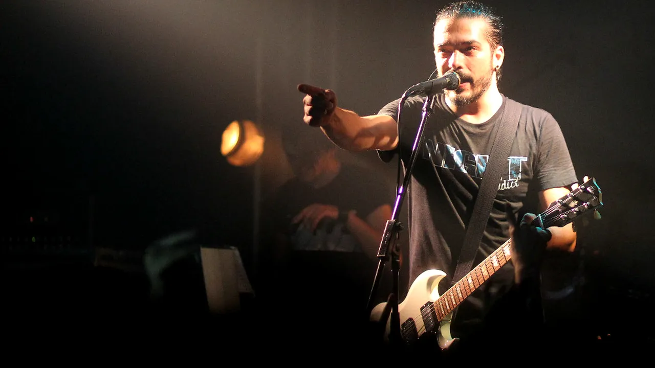 „Pentru filmarea de astăzi să aduceți un sutien negru