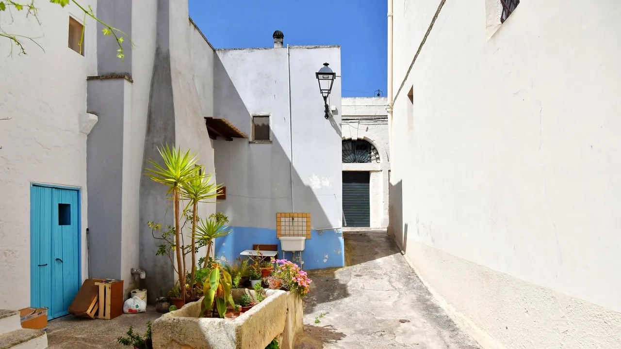 VIDEO | Orașul pitoresc din Italia în care primești 30.000 de euro dacă te muți acolo. Este aproape de Maldivele din Salento