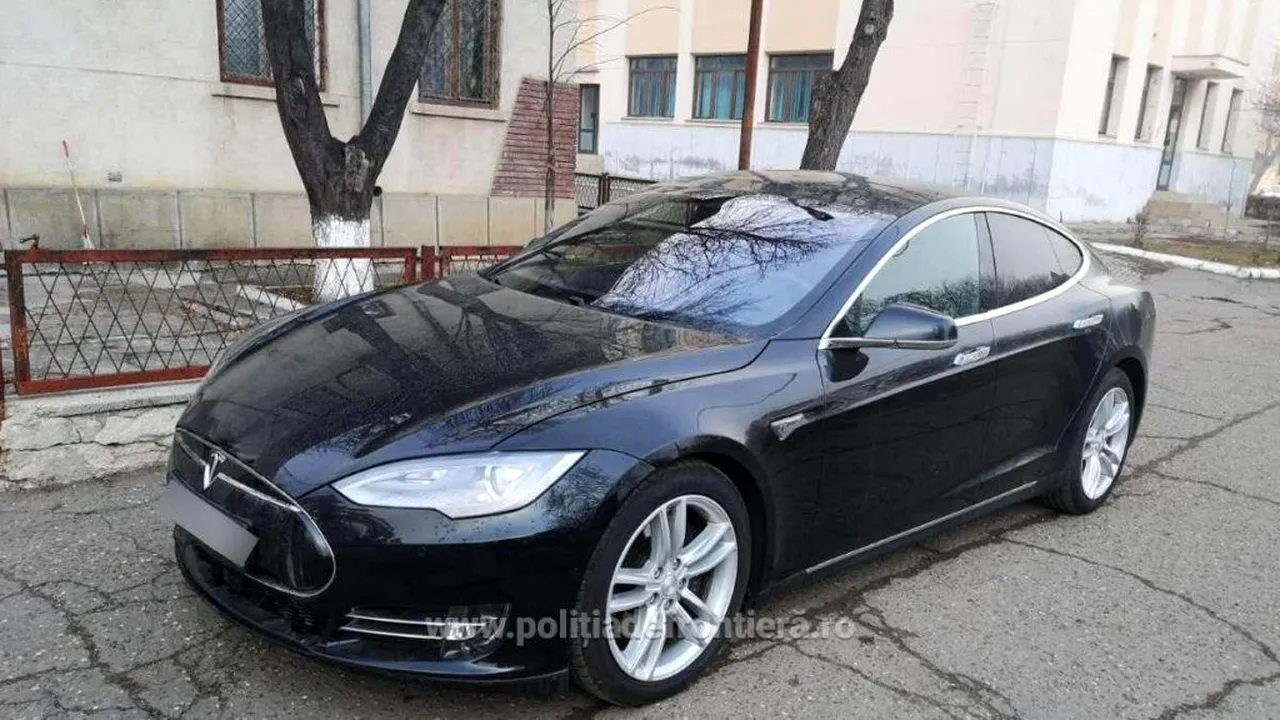 Un român a rămas fără mașina Tesla de 300.000 de lei în Iași. Reacția șoferului