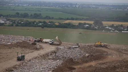 Groapa de gunoi Vidra funcționează ilegal încă din iulie 2020, cu acceptul tacit al Ministerului Mediului (P)