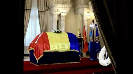 Fotografia zilei de la catafalcul lui Ion Iliescu
