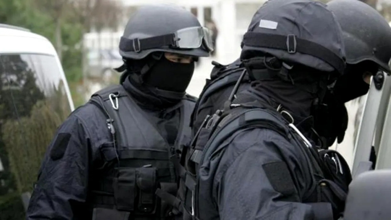 Dosarul „Măști neconforme”. Cinci percheziții în București. Fostul director UNIFARM, adus la audieri! (VIDEO)