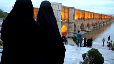 Femeile iraniene nu au voie să asiste la transmisiile publice de la EURO 2012