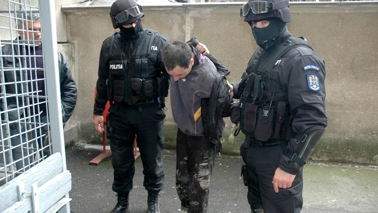 Un deținut condamnat pentru omor a evadat de sub escortă, la Timișoara