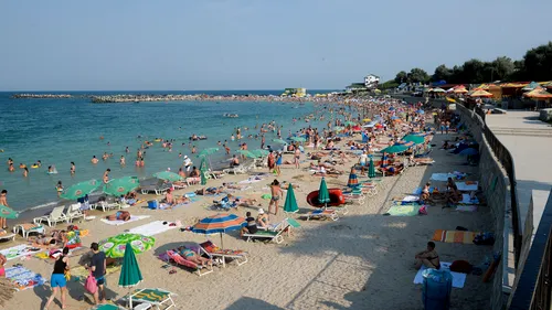 Familiile preferă în general pachetele „all inclusive” pe litoralul românesc. Câte hoteluri oferă această opțiune și cât costă, față de cazarea fără masă