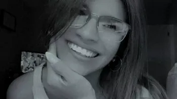 Gelozie și inventivitate. Stephanie i-a mutilat mașina iubitului după un plan malițios și minuțios