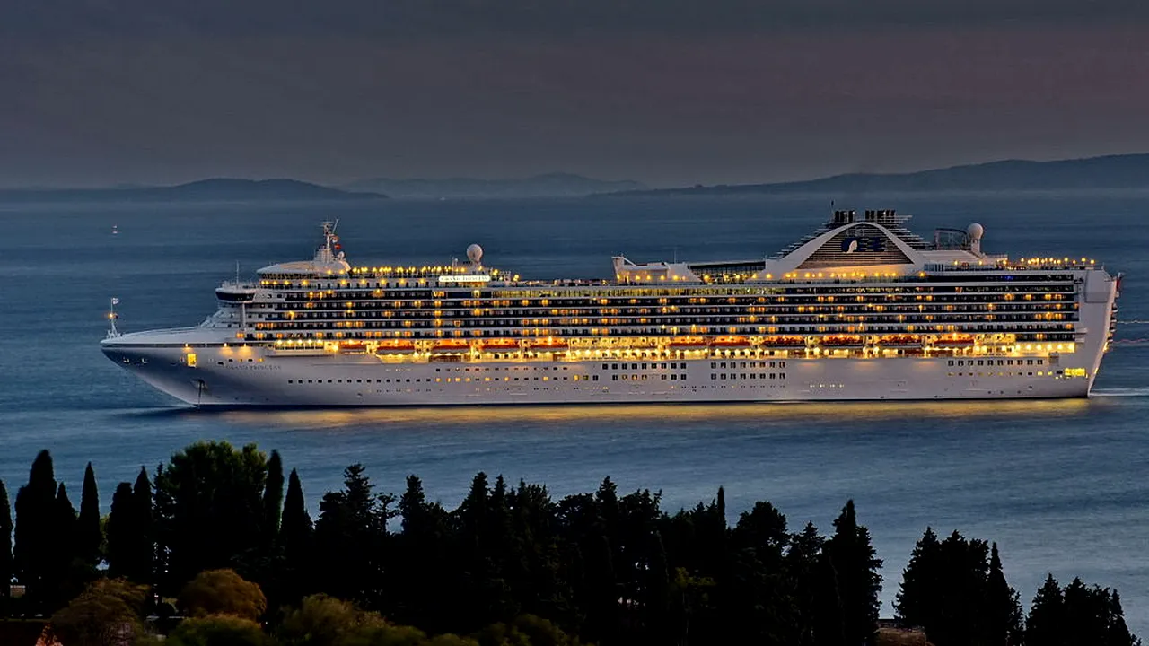 CORONAVIRUS. Zeci de persoane de pe Grand Princess, testate pozitiv. Nava de croazieră se află în largul coastei Californiei
