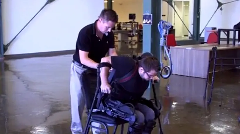 Dispozitivul bionic care schimbă viața oamenilor care nu credeau că pot merge din nou