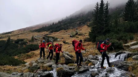 Încă un turist şi-a pierdut viaţa în Munţii Făgăraş, după ce alți doi bărbați au MURIT în condiții asemănătoare: toți trei au căzut de la înălțime