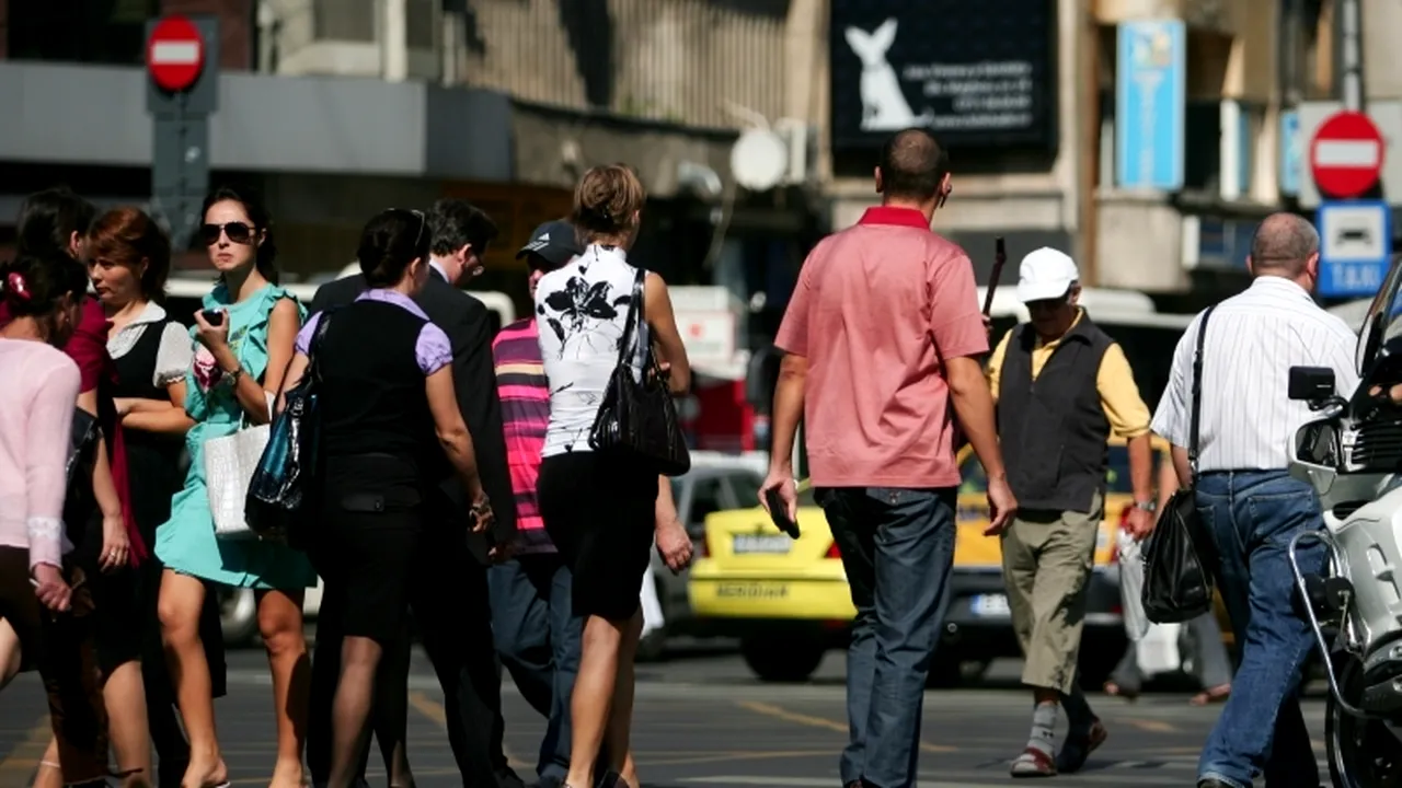 Românii revin la optimismul de dinaintea crizei financiare: se gândesc la salarii mai mari și își doresc lucruri scumpe