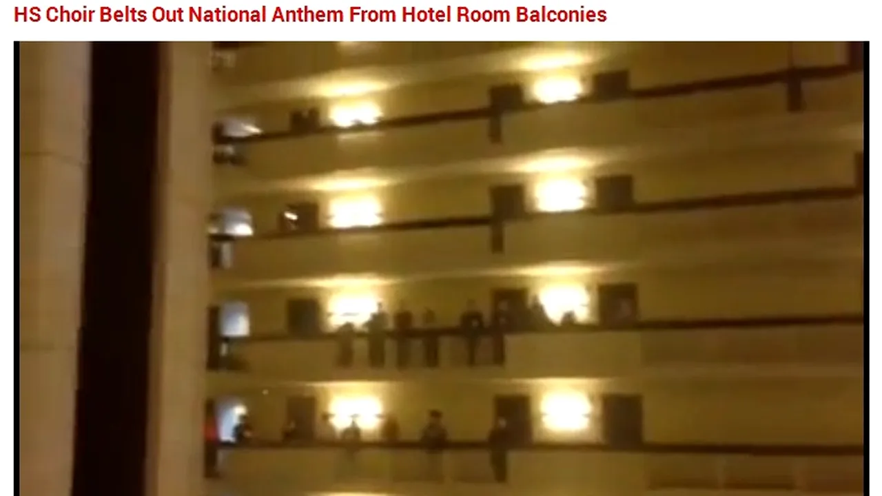 Toți oaspeții unui hotel din SUA au ieșit, la oră fixă, la balcon. Continuarea a devenit virală pe Internet. Retrospectivă 2014