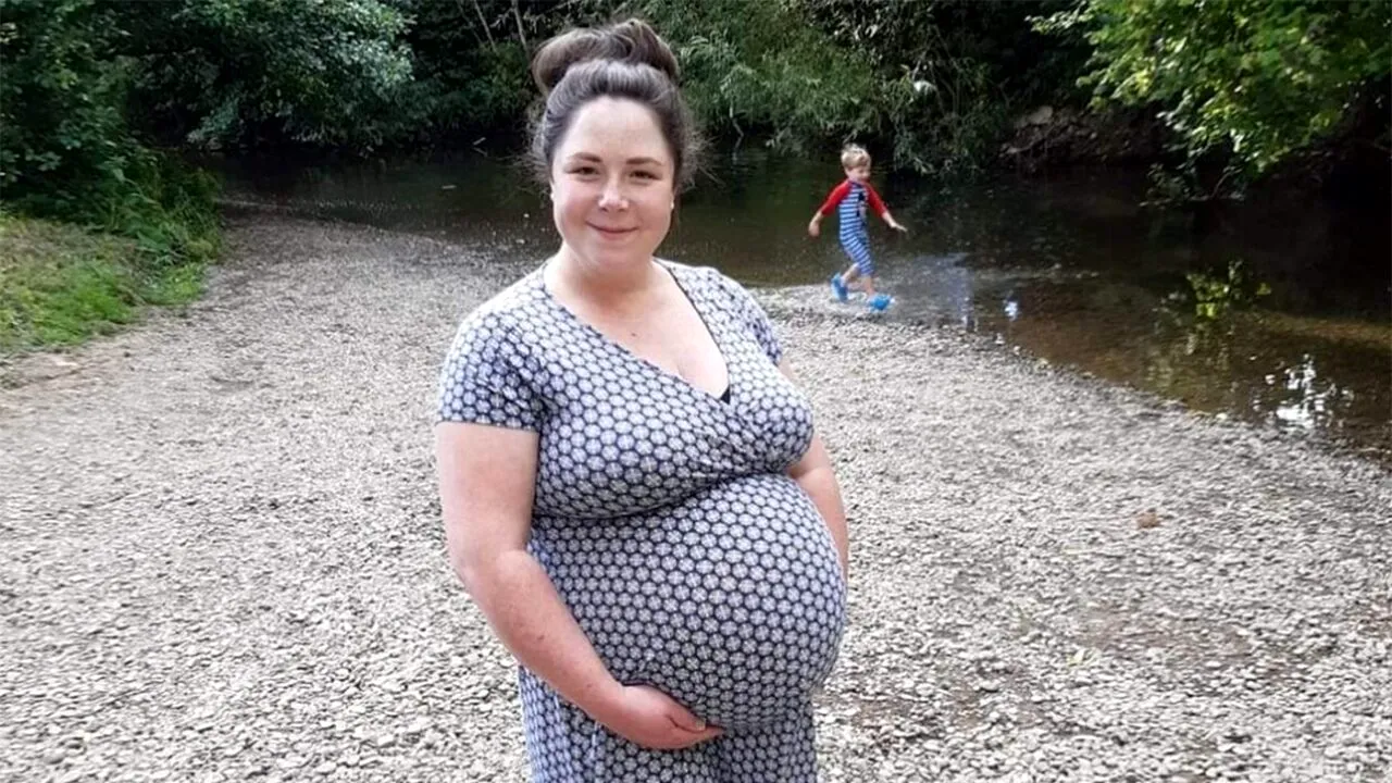 Caz rarisim. Această femeie a rămas ÎNSĂRCINATĂ de două ori în 28 de zile. Ce s-a întâmplat după 9 luni