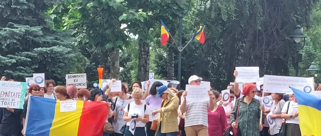 VIDEO Continuă GREVA profesorilor în Mehedinți. 500 de cadre didactice protestează timp de 3 zile