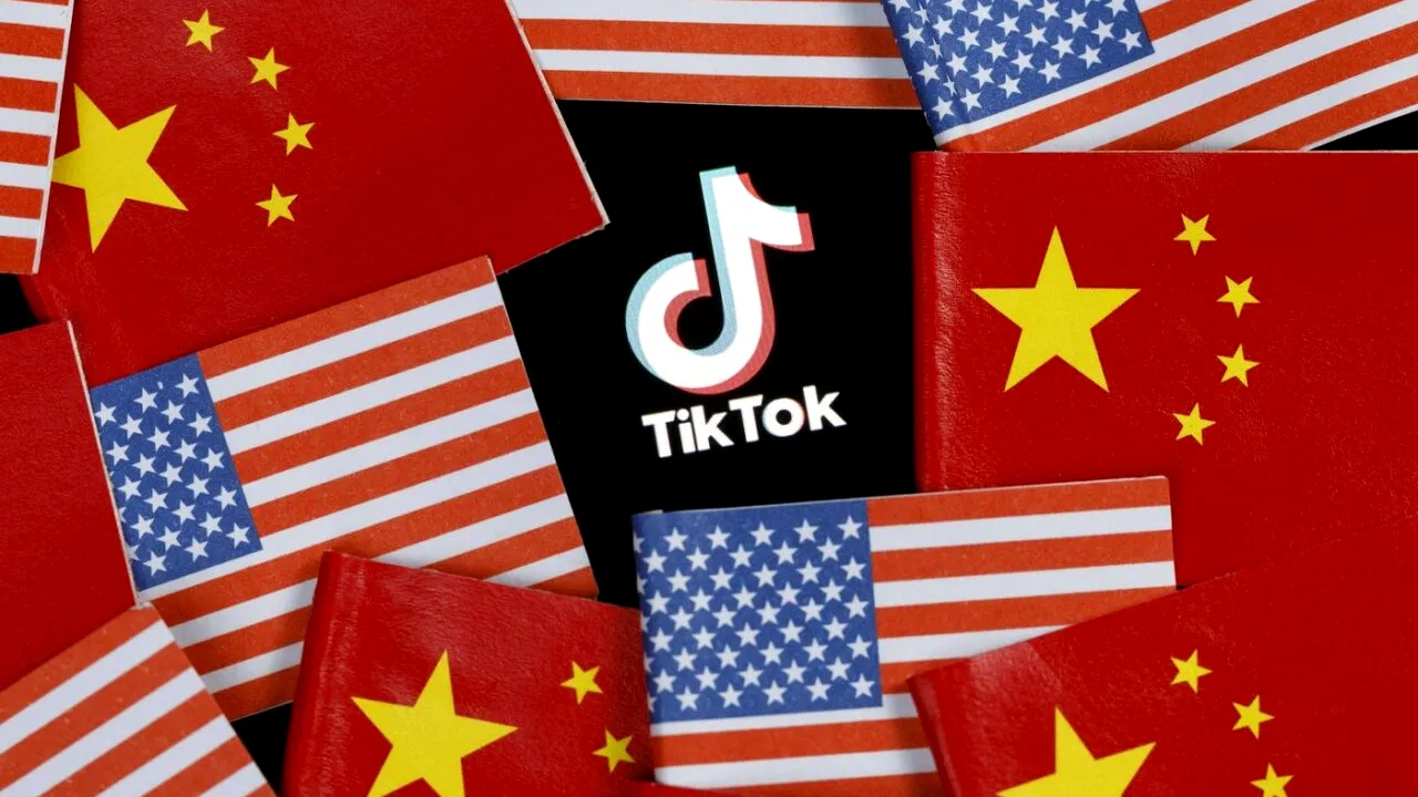 TRUMP consideră TikTok ”amenințare de securitate” /Facebook este ”inamicul poporului, la fel ca o mare parte a presei”