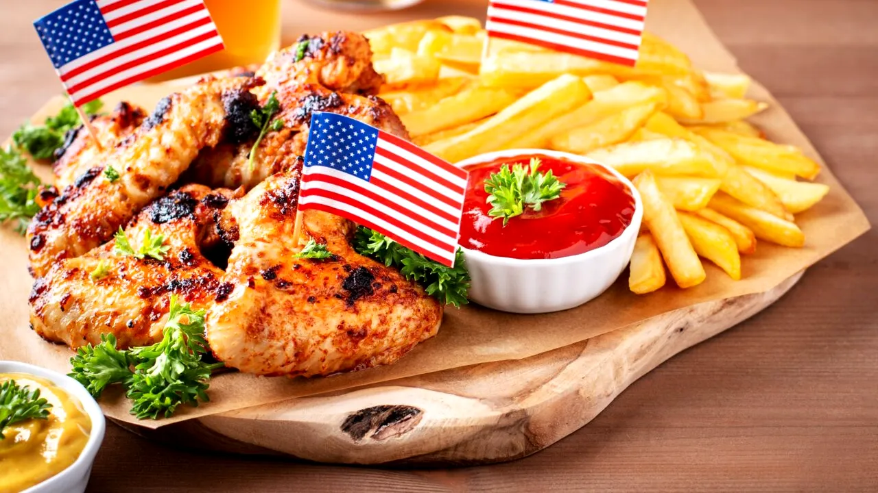 Un vlogger din România, uimit de prețul la pui din SUA: „Aș fi zis: mamă ce ieftin e”