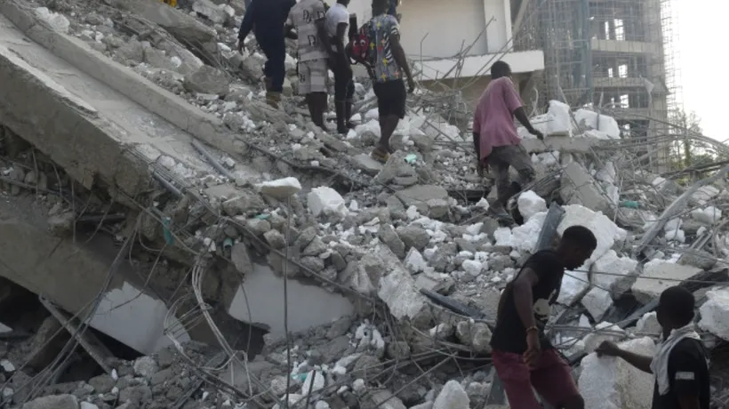 Anchetă după ce un bloc de 21 de etaje s-a prăbușit în Nigeria: „Am crezut că este un cutremur”