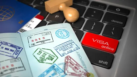 Statele Unite vor verifica ce scriu turiștii străini pe rețelele de socializare înainte de a-i lăsa să intre în țară. Ce date li se vor cere