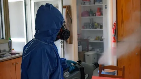 Gestul unui om de afaceri din Dâmbovița | A dezinfectat toate străzile din comună pe cheltuiala proprie