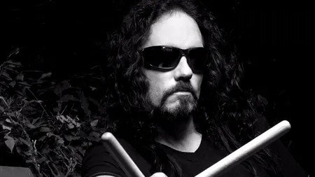 Fostul toboșar al Megadeth a murit pe scenă