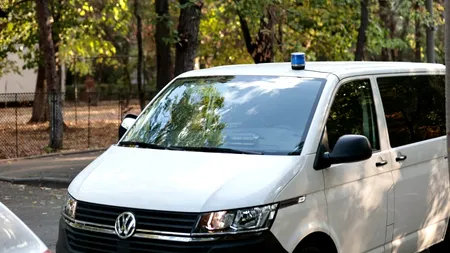 VIDEO.Percheziții la o firmă care se ocupă de reciclarea deșeurilor de sticlă.Procurorii estimează că statul a fost prejudiciat cu 10 milioane de euro