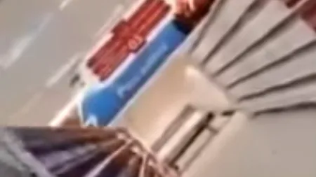 Imaginile disperării în Venezuela. Oamenii s-au grăbit să cumpere ce a mai rămas pe rafturi, după ce președintele a ieftinit alimentele