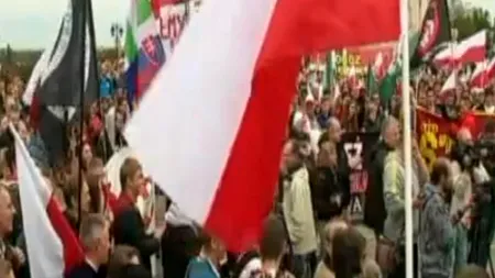 Mii de simpatizanți ai extremei drepte au protestat față de migranți în marile orașe poloneze