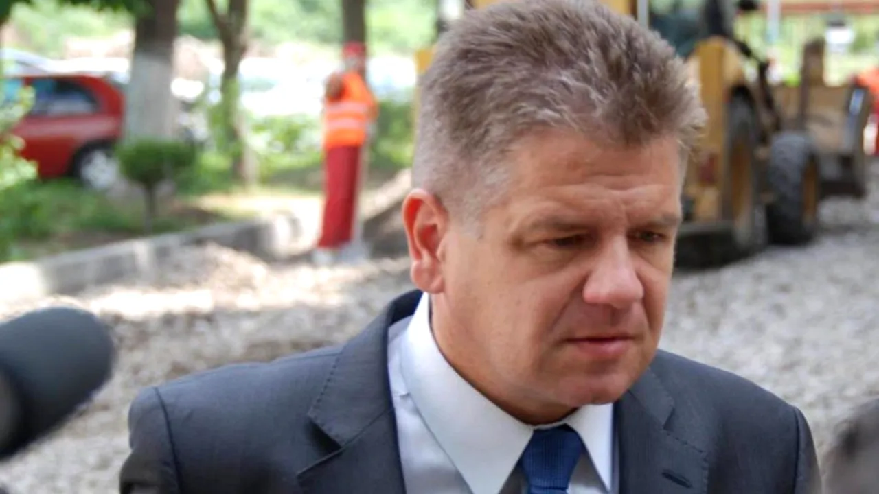 Un consilier al primarului Florea: Locuitorii cer referendum local despre cine are voie să facă copii: Vi se pare normal ca un adult sănătos să stea acasă, în vârful patului, trăind după alocațiile copiilor, în timp ce alții muncesc cel puțin 8 ore/zi plătind contribuții sociale? - FOTO 