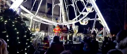 VIDEO | Roata panoramică din Târgul de Crăciun din Constanţa a rămas blocată cu 45 de persoane, dintre care 29 de copii