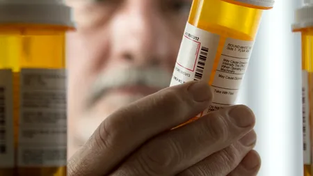 Un bărbat de 49 de ani Vatra Dornei, care suferă din dragoste, a încercat să sinucidă cu clor și Diazepam