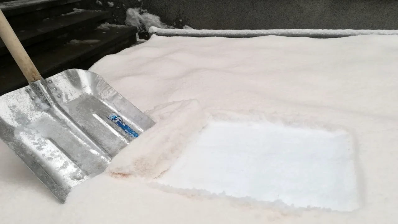 ANM explică de ce zăpada care a acoperit acum România este portocalie 