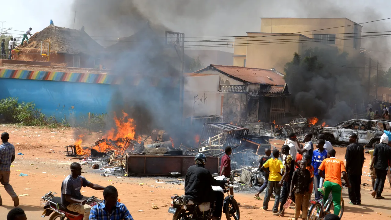 Zece morți în urma protestelor violente din Niger