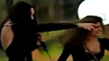 Cu cât a fost amendat TVR 1 de CNA din cauza imaginii cu o cântăreață care nu purta lenjerie intimă