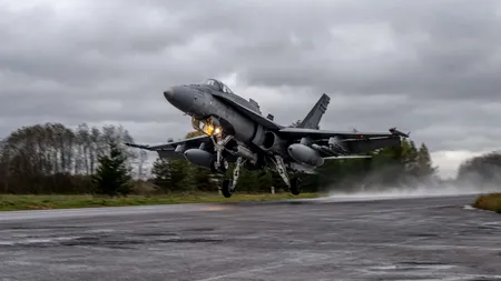Primele concluzii după ce avioane canadiene CF-188 Hornet au aterizat, în premieră, pe o AUTOSTRADĂ din Estonia