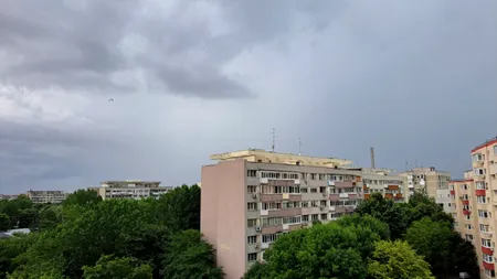 Un meteorolog militar îndeamnă populația să ia în serios alertele ANM: „De peste 20 de ani nu am văzut pe hărțile de prognoză atâta apă în atmosferă”