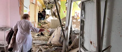 Rusia invadează Ucraina, ziua 59: Trupele ruse au reluat atacurile aeriene asupra fabricii Azovstal / Infrastructura civilă din Harkov, bombardată de trupele lui Vladimir Putin: 2 morți și 19 răniți / Supermarketurile din Marea Britanie raționalizează uleiul