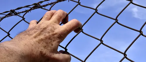 Caz revoltător. Un român nevinovat a fost închis 122 de zile într-o închisoare din Austria