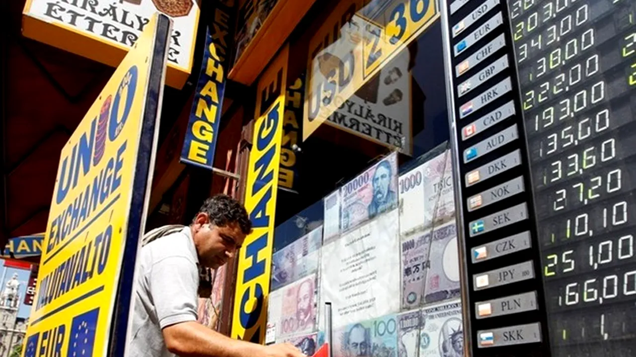 COȘMARUL românilor care au împrumuturi în franci elvețieni. PACTUL CU BANCA: 30 de ani din viață pentru 30 de metri pătrați într-o garsonieră la Obor