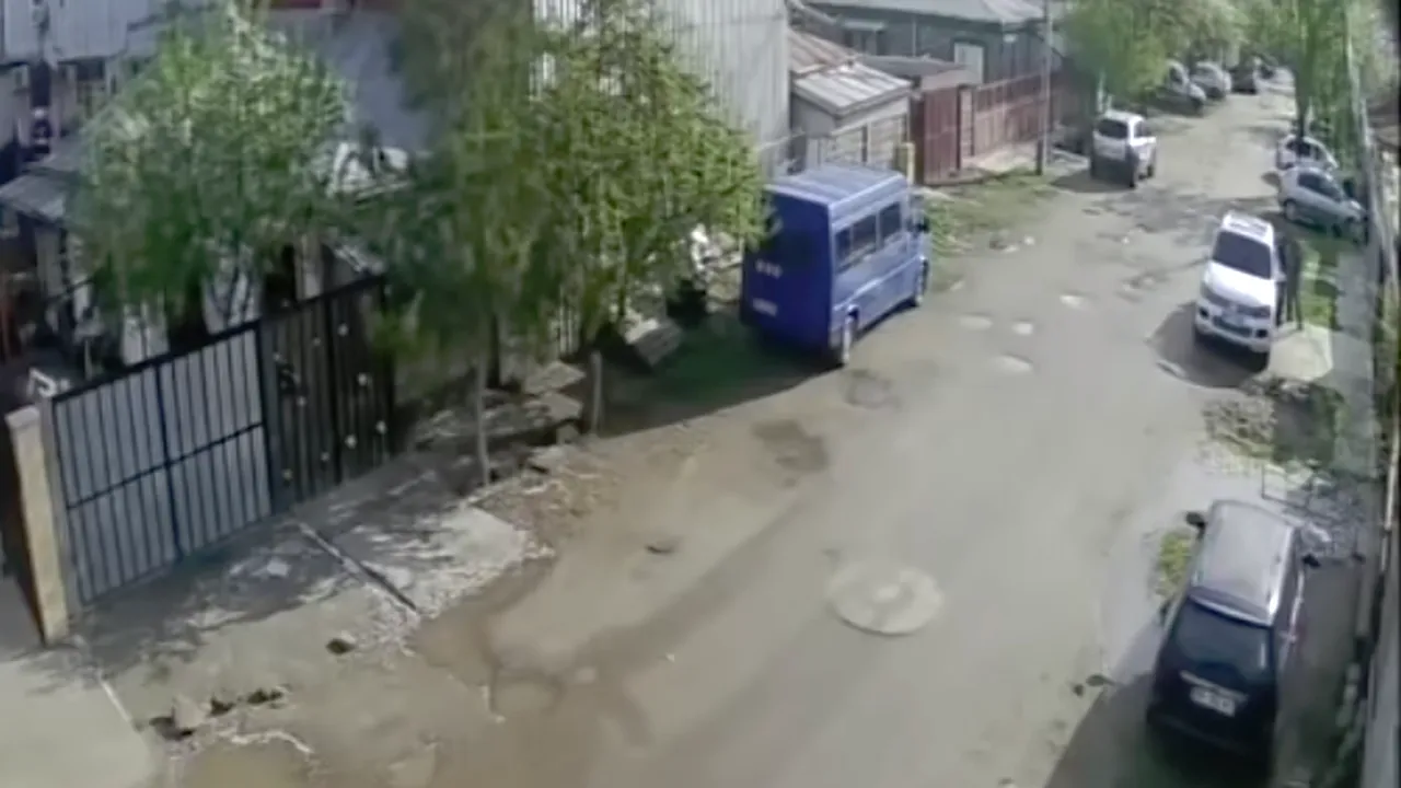 Cei doi bărbați acuzați că au furat 500.000 de lei din mașina unui afacerist au fost reținuți