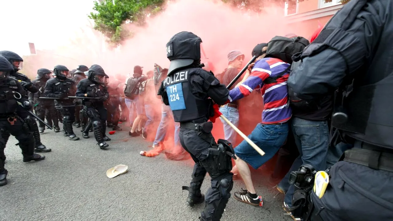 Extrema dreaptă sub asediu în Germania. Mii de germani au ieșit în stradă pentru a protesta împotriva partidului AfD