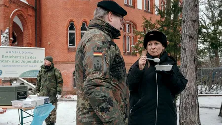 Până să asigure securitatea întregii Europe, Armata Germaniei a fost trimisă de Merz să distribuie supă în Berlinul rămas pe întuneric