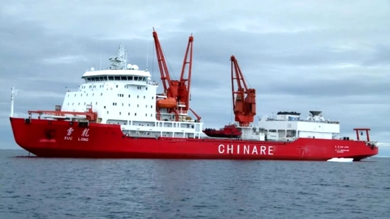 Navă rusească blocată în Antarctica. Spărgătorul de gheață chinez venit să o elibereze a eșuat în operațiunea de salvare 