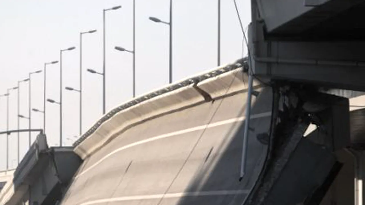 Un pod s-a prăbușit în China la zece luni de la construcție. Ce motiv de mândrie națională a găsit însă presa de la Beijing