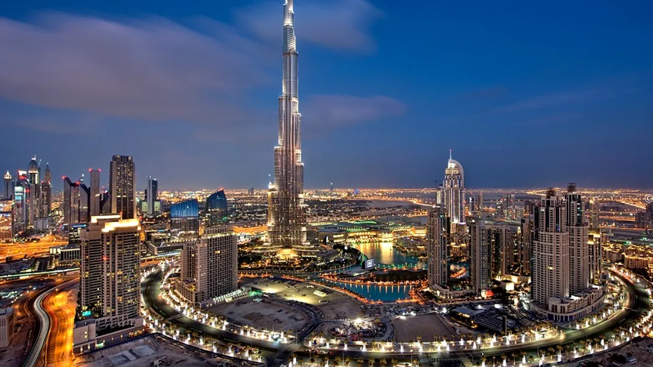 Agenție de turism din Cluj, rămasă fără licență, după ce a păcălit 100 de turiști că-i duce în Dubai