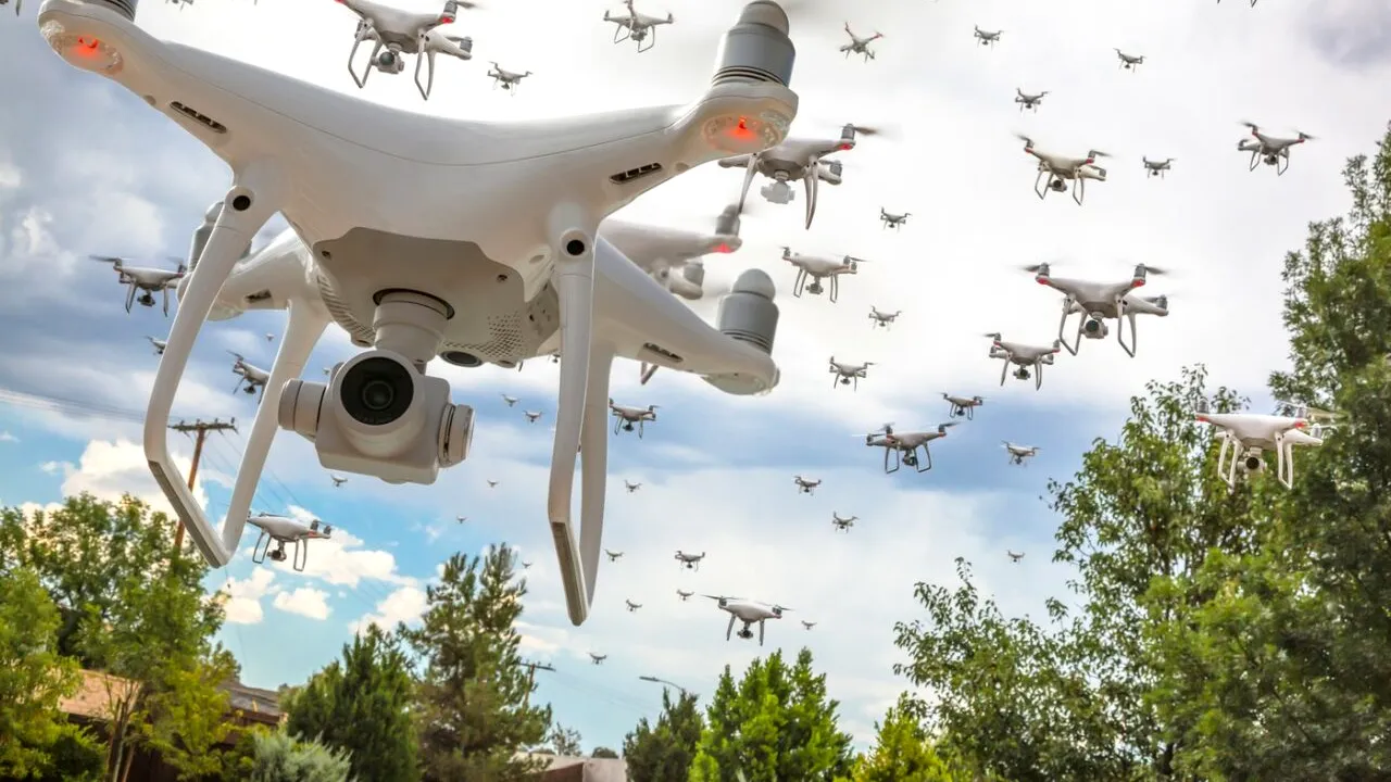 Ministrul grec al Apărării: „Războaiele din Karabakh, Ucraina și Iran ne demonstrează că țările trebuie să producă drone de luptă la scară largă”