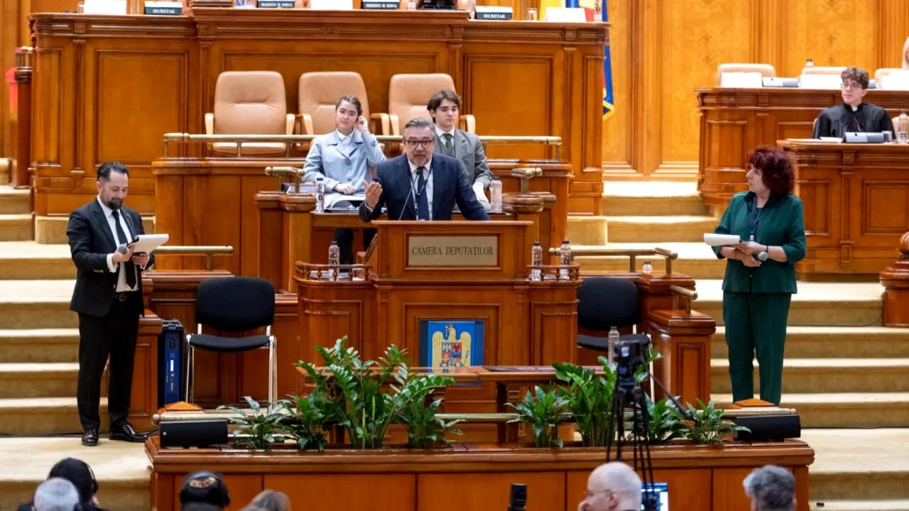 Lucian Romașcanu: Odiosul criminal nazist Adolf Eichmann a fost cel rejudecat astăzi într-un proces simulat găzduit de Parlamentul României