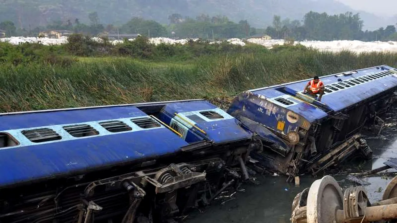 Un tren de pasageri care se deplasa pe ruta Moscova-Chișinău s-a ciocnit cu marfarul 